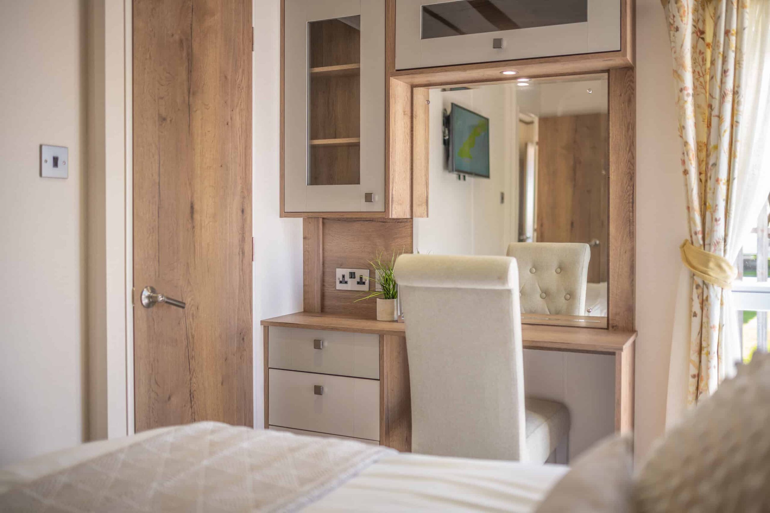 Wow Lodge Dressing Table