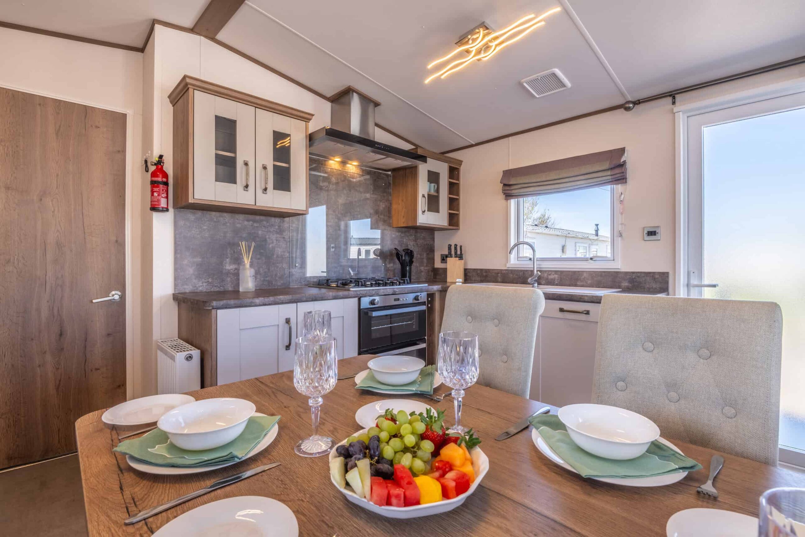 Wow lodge kitchen table